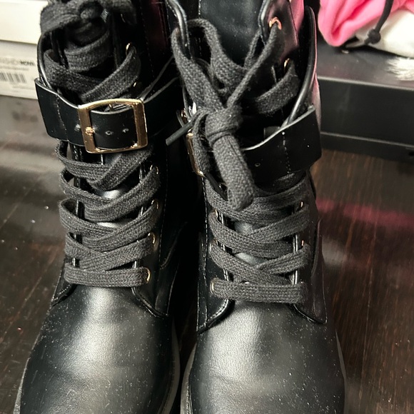 2025 Trendy Logo Combat Moto Boot - Picture 2 of 5